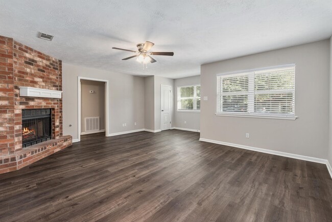 Building Photo - 3408 Dallis Dr