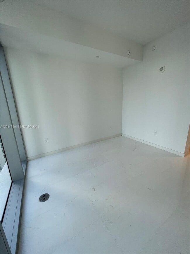 Building Photo - 300 Biscayne Blvd Way