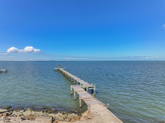 Building Photo - 7706 Channelview Dr