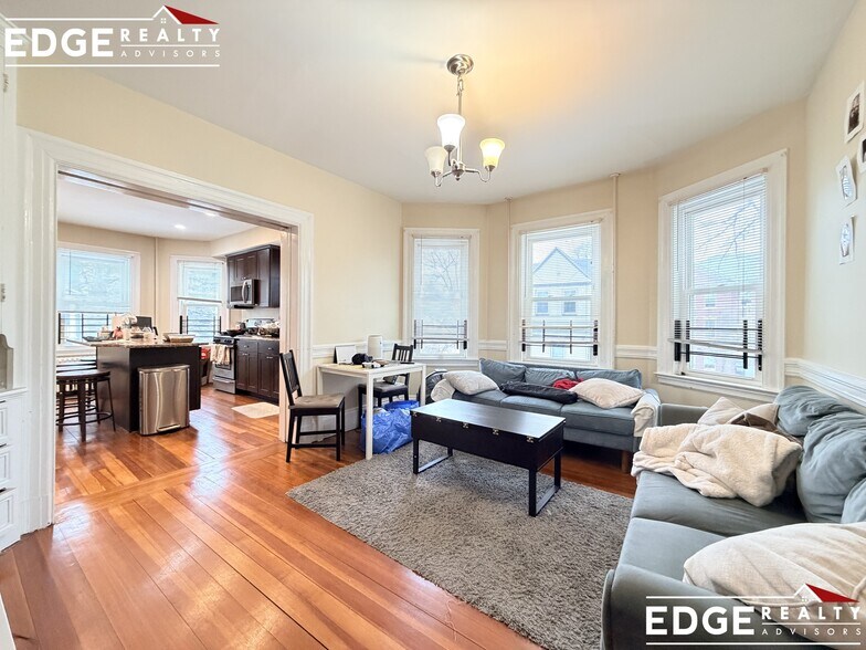 Building Photo - 75 Leicester St