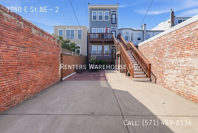 Building Photo - 1240 E St NE
