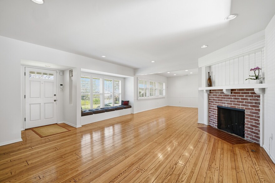 Building Photo - 16146 Otsego St