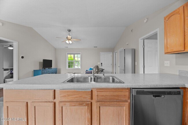 Building Photo - 131 Oakley Dr