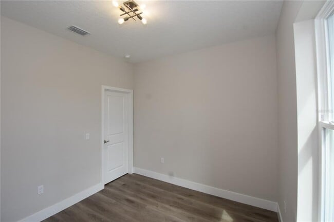 Building Photo - 5 Seton Ct