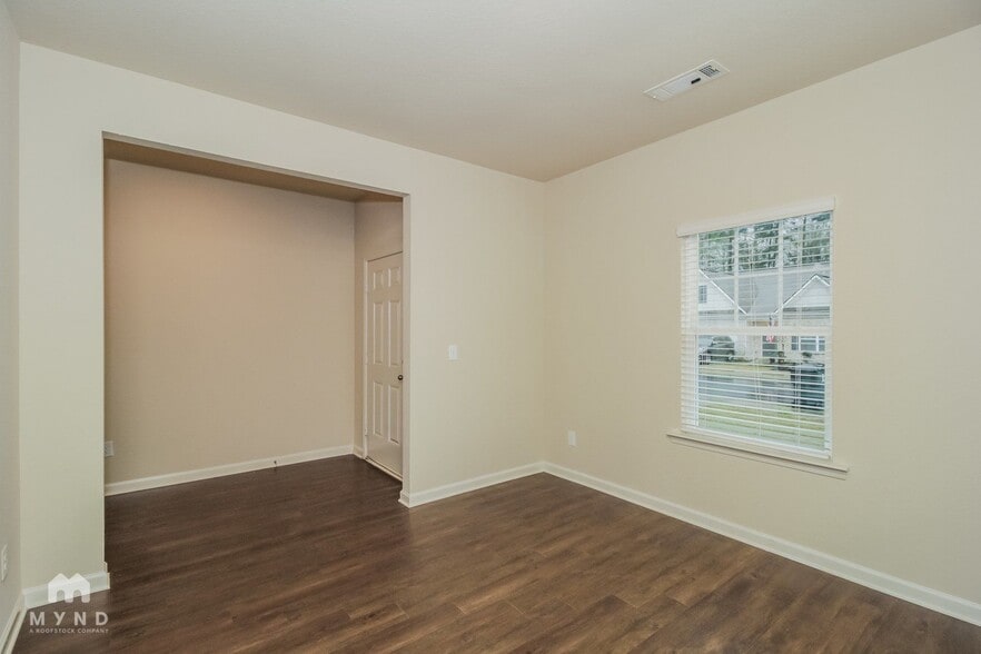 Building Photo - 137 Innis Brk Cir SW