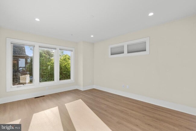 Building Photo - 158 Winsome Cir