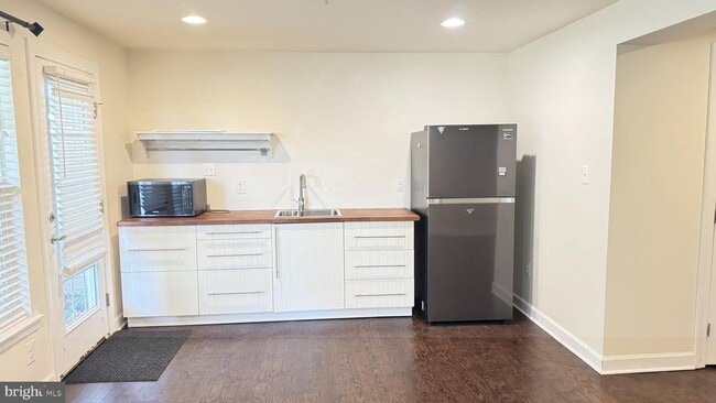 Building Photo - 9658 Atterbury Ln