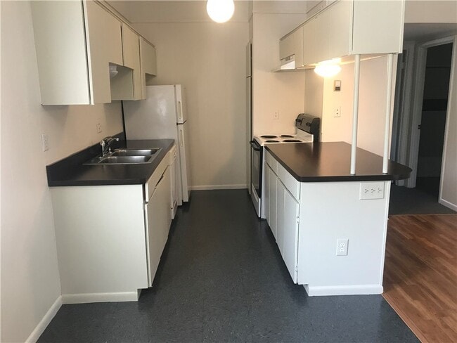 Building Photo - 801 W Lynn St