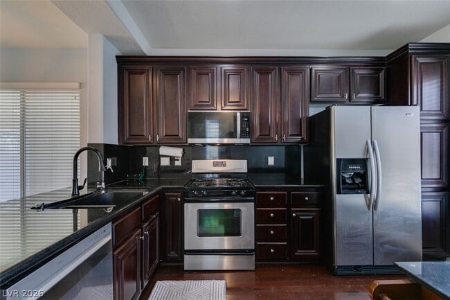 Building Photo - 8233 Shaded Arbors St