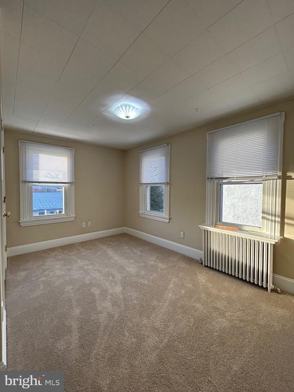 Building Photo - 424 Center St