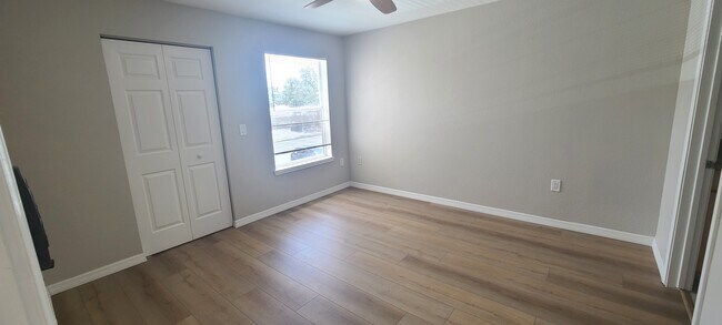 Building Photo - 940 Village Trail
