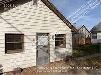 Building Photo - 1008 Everett St
