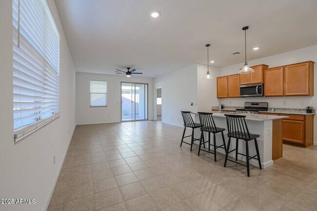 Building Photo - 14220 W Willow Ave