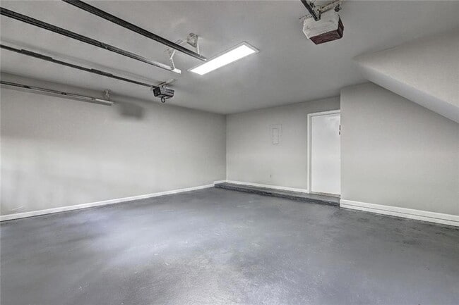 Building Photo - 129 Lester Rd NW