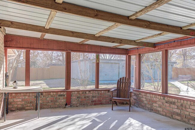 Building Photo - 16744 Overland Stage Dr