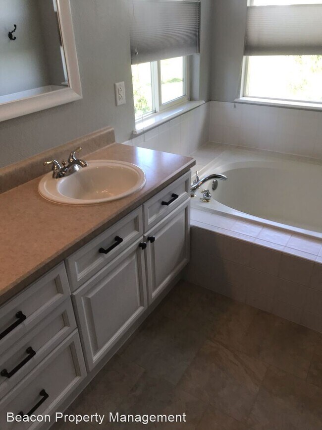 Building Photo - 4 br, 3.5 bath House - 9774 Ironstone Pl