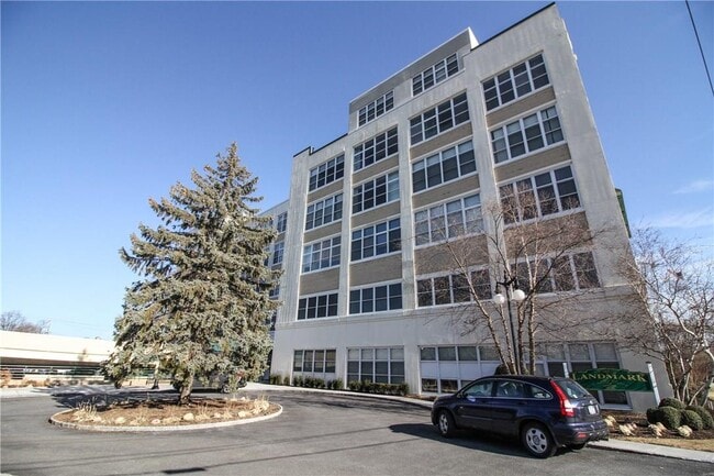 Building Photo - 1 Landmark Sq