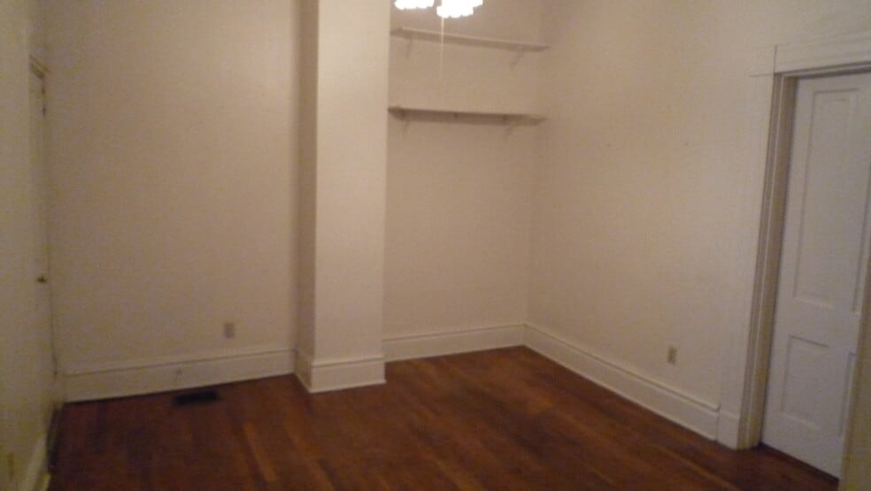 Building Photo - 804 E Kiowa St