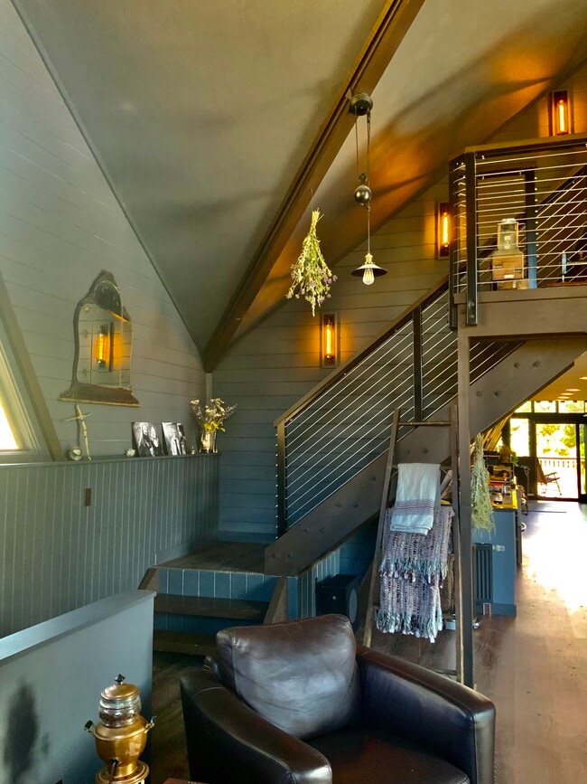 Building Photo - 334 Pine Glade Rd