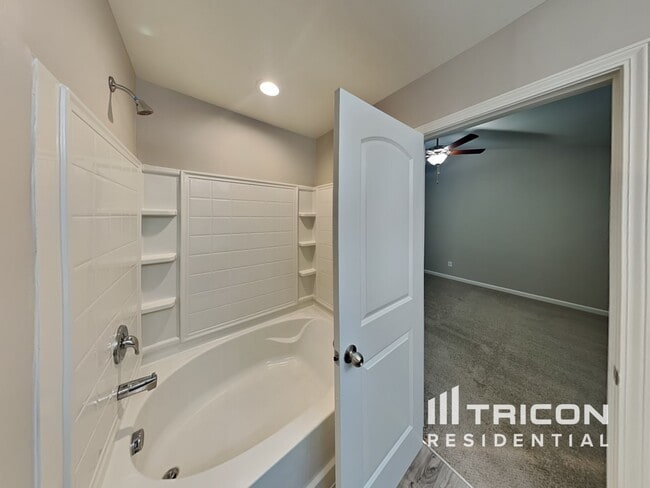 Building Photo - 206 Churchill Dr