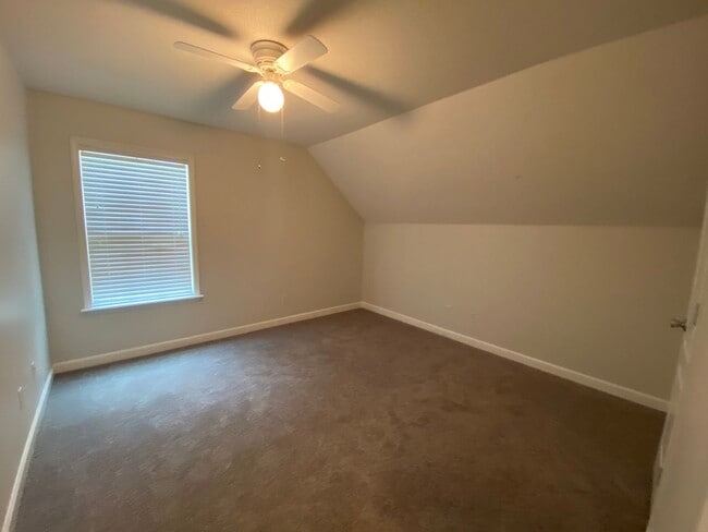 Building Photo - 4207 Broughton St