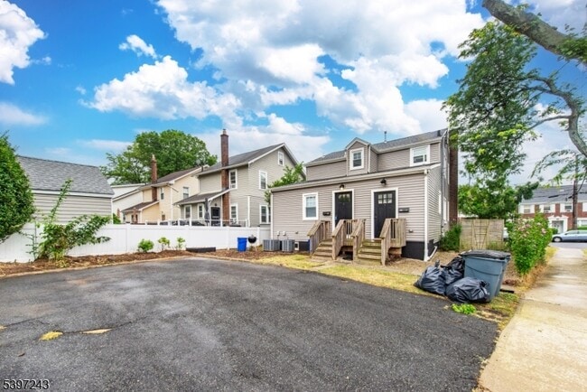 Building Photo - 266 Elmwood Ave