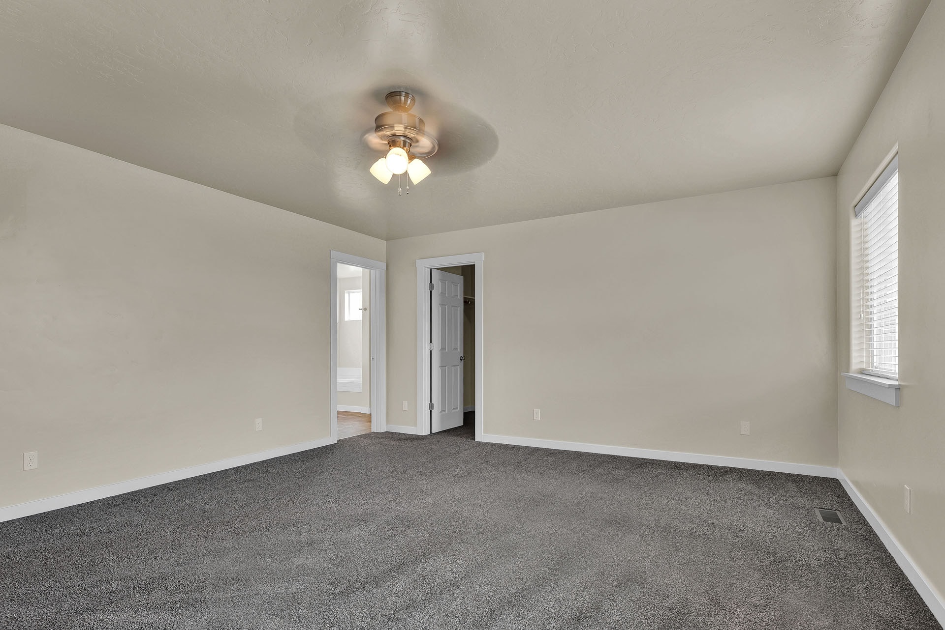 Building Photo - 1633 Placerville St