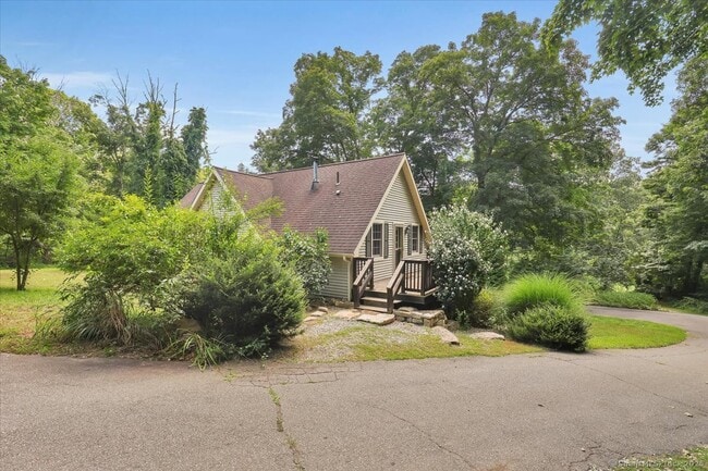 Building Photo - 19 Moodus Leesville Rd