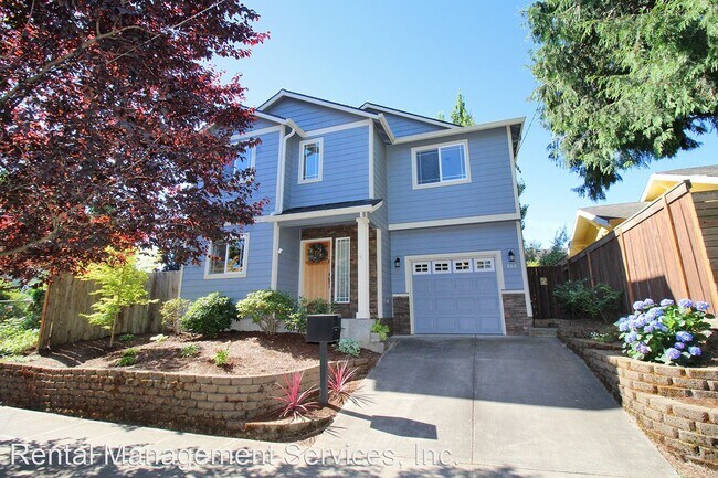 Primary Photo - 3 br, 2.5 bath House - 866 N Farragut St