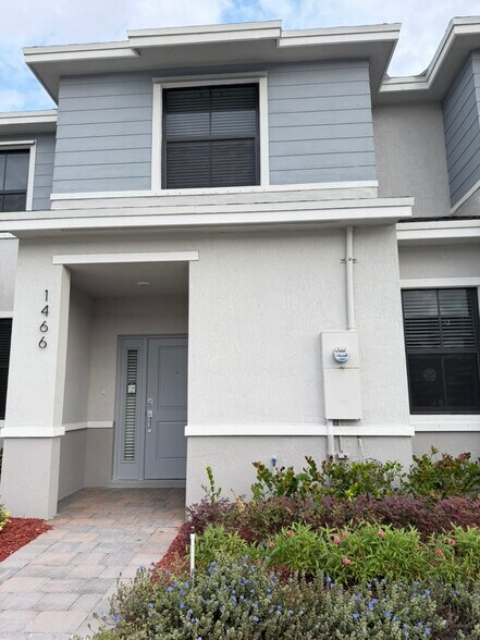 Primary Photo - 1466 NE 3rd Ave