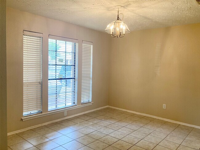Building Photo - 12319 Fern Meadow Dr