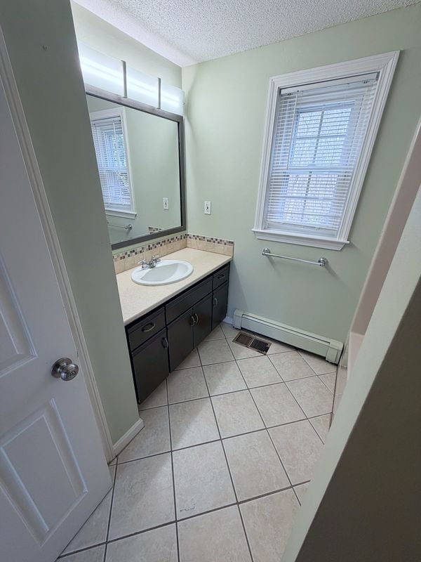 Building Photo - 76 Ode Way