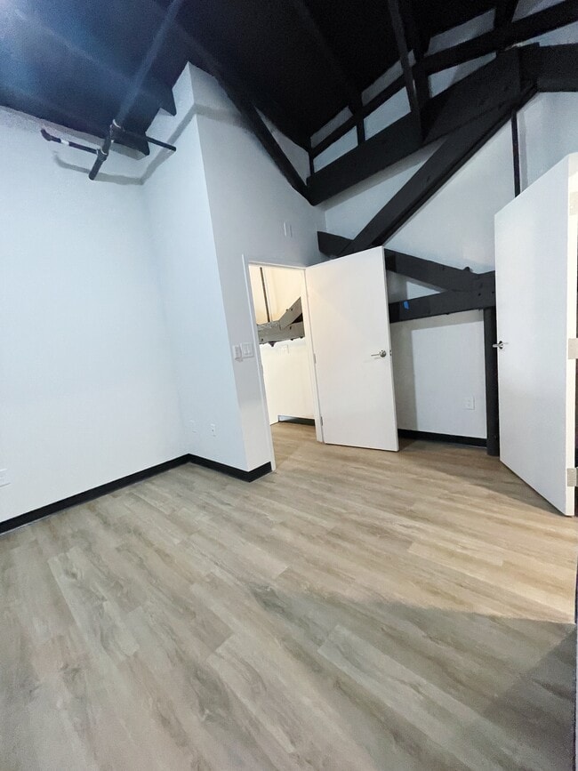 Building Photo - 193 S Saint Andrews St