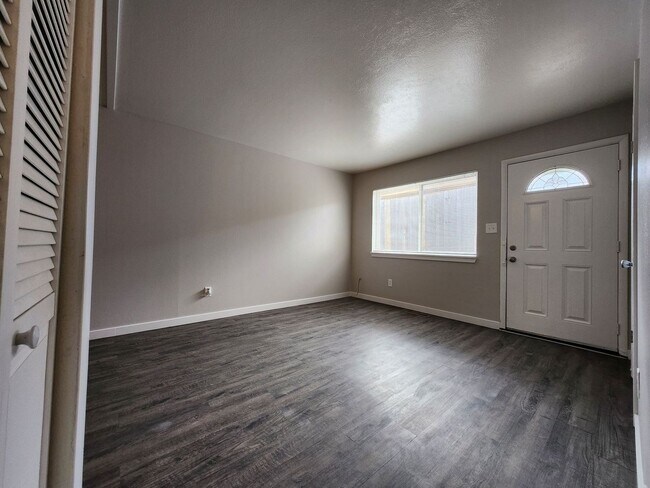 Building Photo - 4303 Ericson Dr