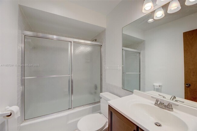 Building Photo - 2471 SW 82nd Ave