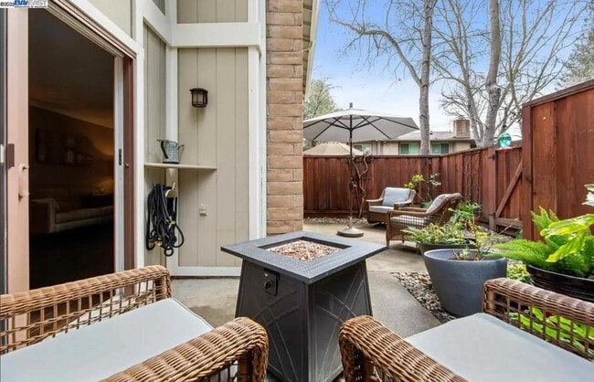 Building Photo - 1133 San Ramon Valley Blvd