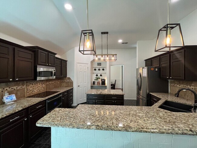 Building Photo - COMING IN OCTOBER! MODERN HOME IN NRH!