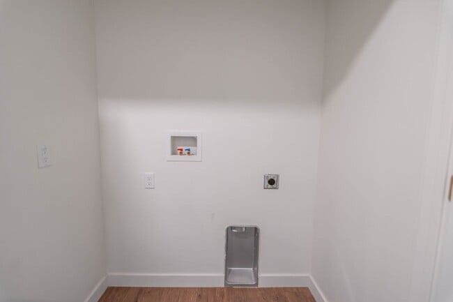 Building Photo - 734 E 500 S