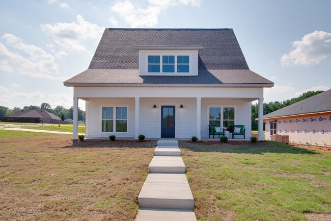 Building Photo - Brand NEW Adorable Craftsman!!!!