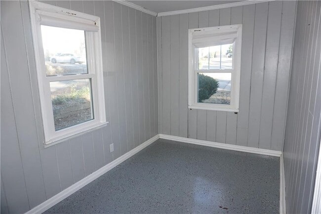 Building Photo - 2210 Lenox Rd NE