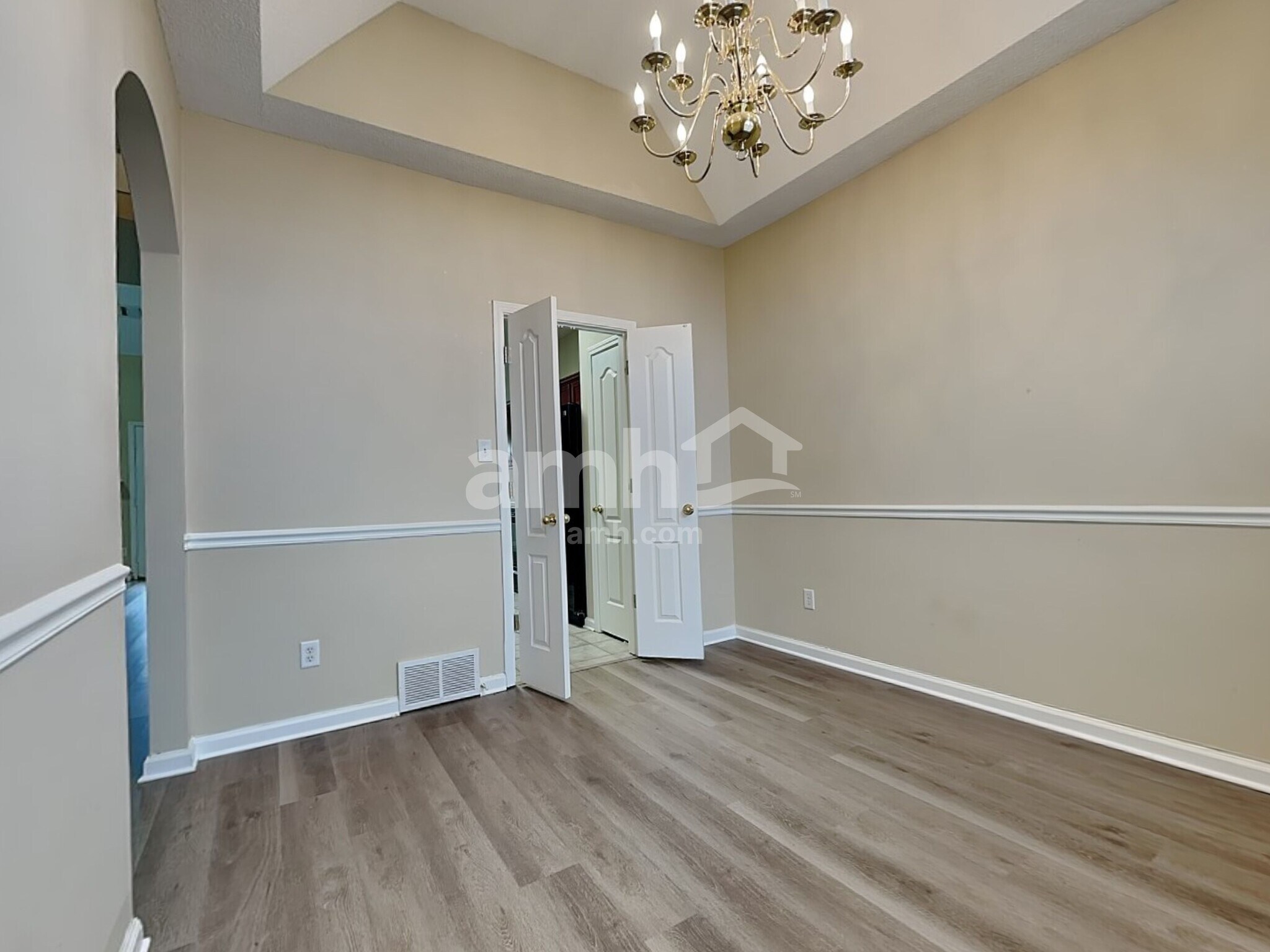 Building Photo - 10162 Lynham Dr