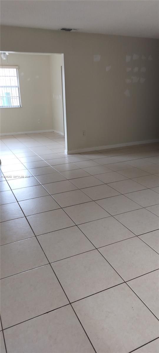 Building Photo - 2829 SW 38th Ct