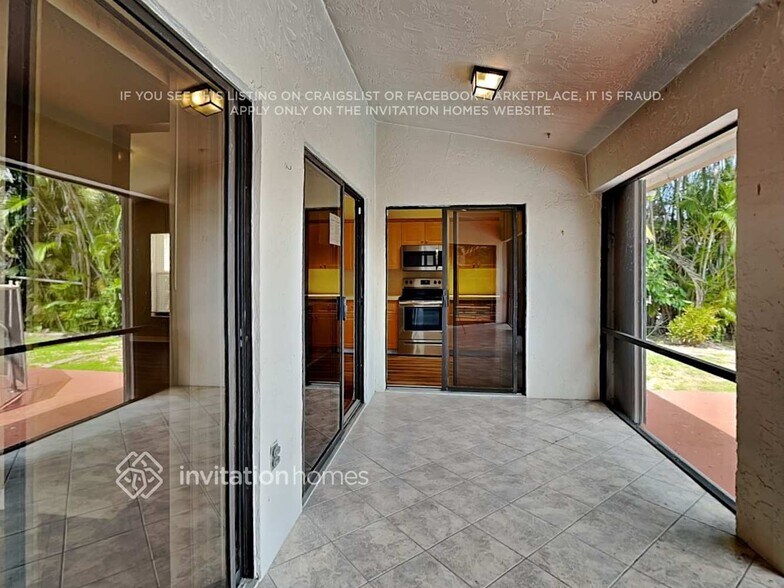 Building Photo - 6625 NW 48th Manor