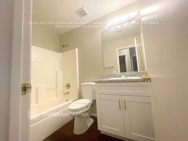 Building Photo - 6030 S Wilson Dr
