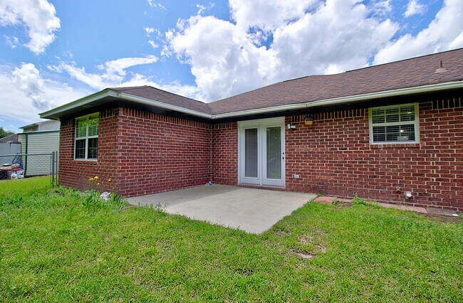 Building Photo - 815 Sagewood Dr