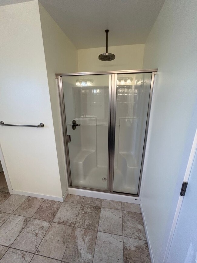 Building Photo - Beautiful Three Bedroom House for Rent in ...