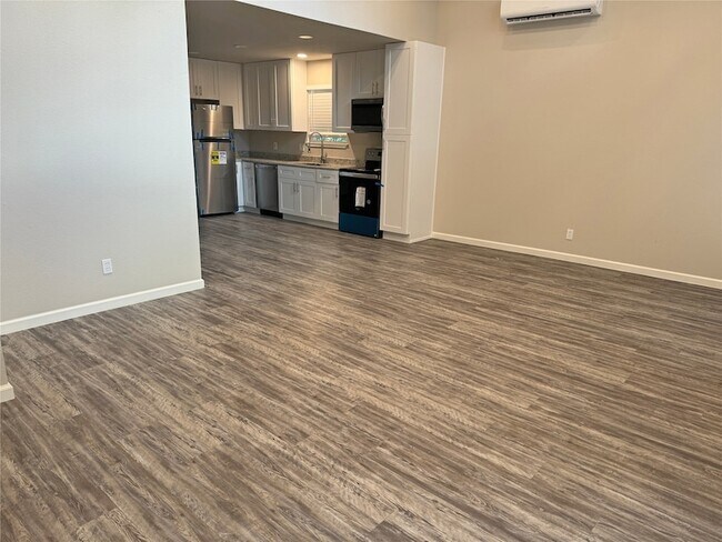 Building Photo - 60 Acorn Ln Dr