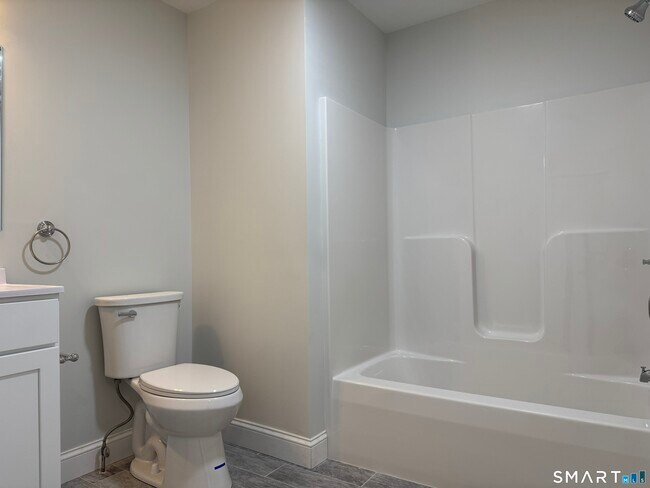 Building Photo - 1085 Whalley Ave
