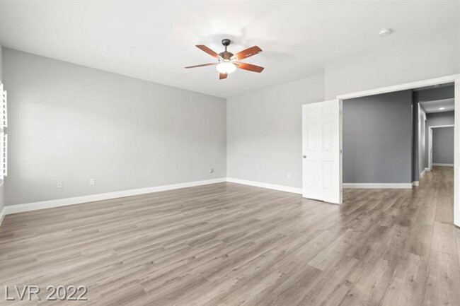Building Photo - Recently remodeled 5 BEDROOMs/4 bathrooms,...