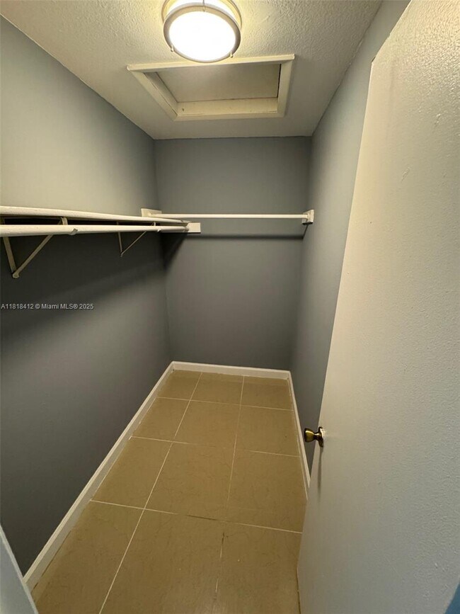 Building Photo - 8787 NW 39th St